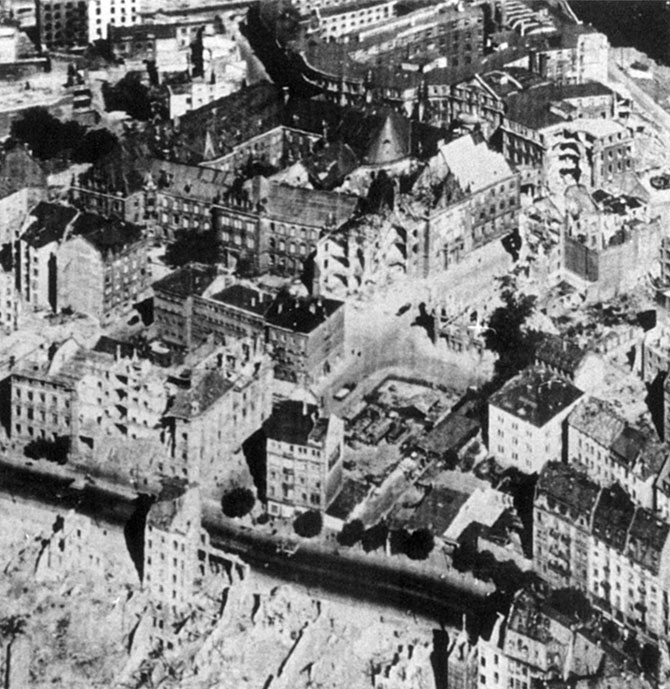 Luftaufnahme der östlichen Innenstadt, ca. 1945